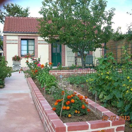 Le Petit Saint-Julien Bed & Breakfast Exterior photo